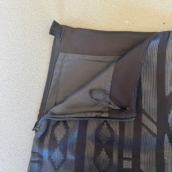 H&M mini skirt with sequins - Picture 3 of 9